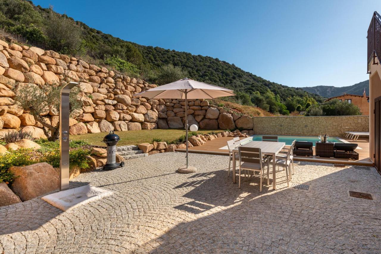 Villa Sa Rocca Junior & Suite Chia Exterior foto
